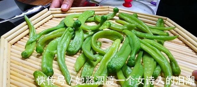 辣椒|辣椒只需煮一煮，全家都垂涎欲滴，香辣美味超下饭