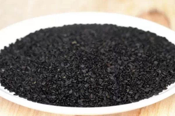 维生素e|40岁女性可以多吃3种食物,营养丰富、滋润肌肤,越吃越年轻!