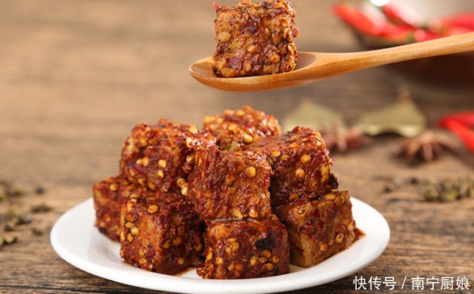 腐乳有白腐乳和红腐乳,买哪一种好?看完文章长知识了,别纠结了