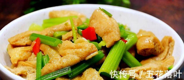 肥肠|油豆腐怎么做才好吃教你3个秘诀,味道堪比肥肠,香辣过瘾!