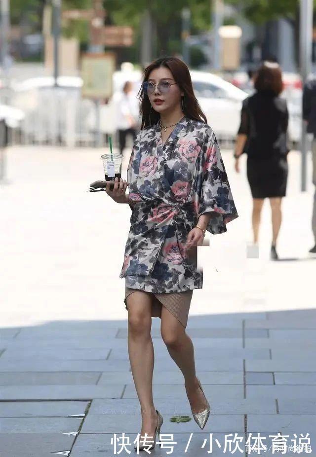 优雅复古风的水墨画连衣裙,气质独特,时髦又显甜美气息