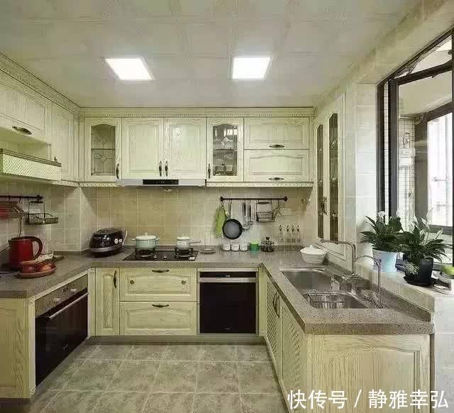 装修|去朋友家串门，一进门就被美到了，很喜欢这样的客厅装修，漂亮