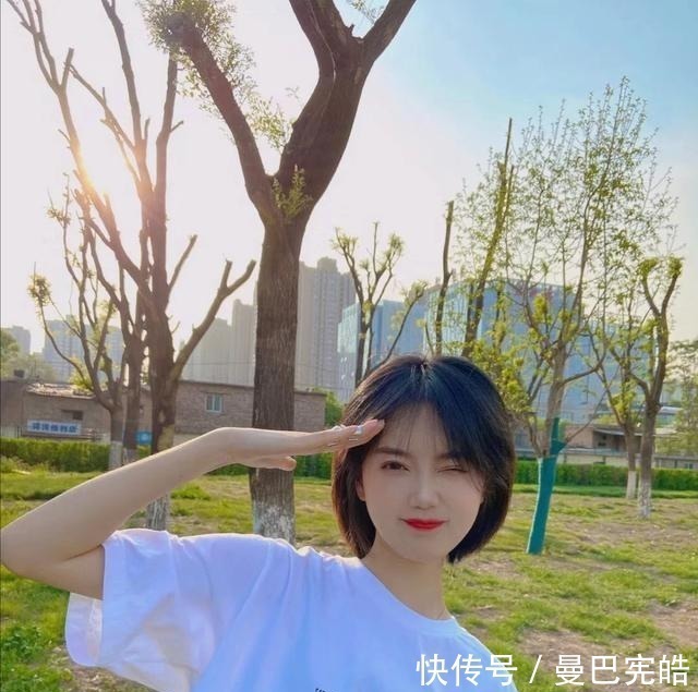 姐妹|别乱换发型,建议女生:多考虑这些“热门款”,时髦显气质