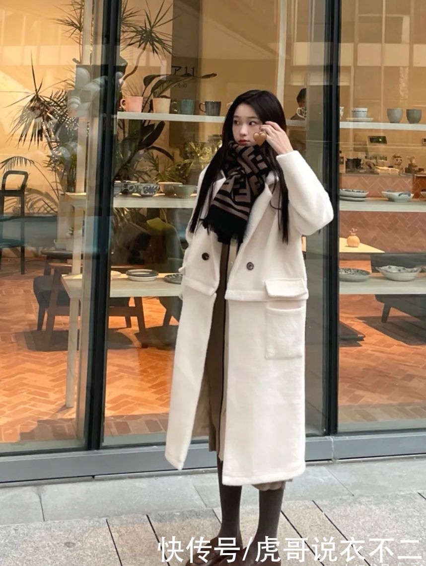 打底裤简直是冬季的“百搭神器”，让搭配变简单，保暖时尚都OK