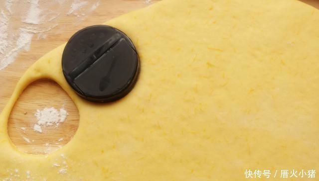 不用烤箱不用电饭煲,这样做好的面包,个个蓬松暄软,好吃极了