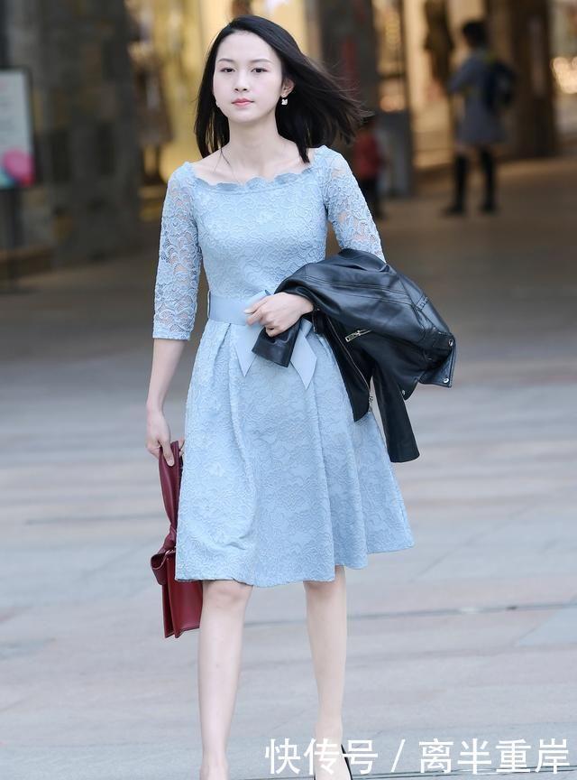 女人味|街拍气质美女穿一身白色服装,展现窈窕身姿,优雅成熟的女人味