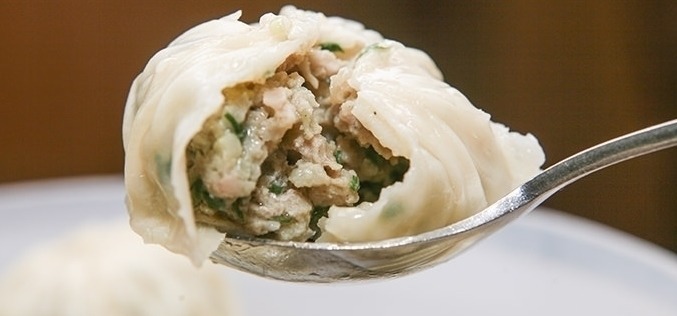 拌饺子馅，先放盐还是先放油？原来我们一直做错，难怪不鲜嫩不香