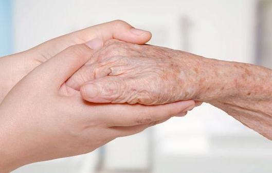 防晒|为啥有的人老年斑一大片，有人却没有如何预防老年斑