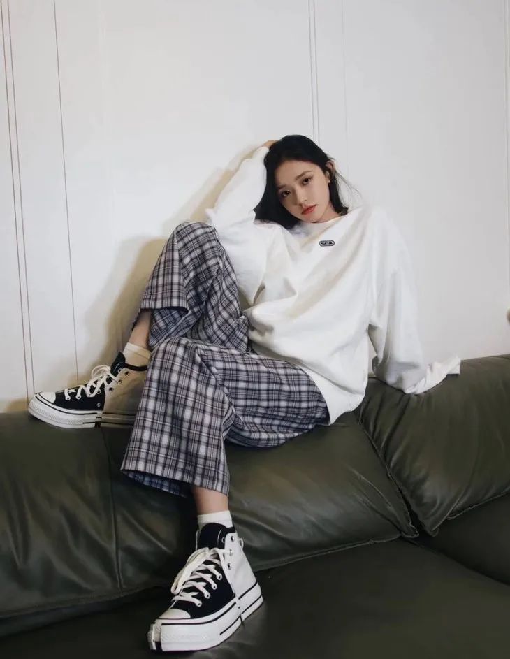 肉丝,别以为我没看出来你穿睡裤出门|下周穿什么 | 肉丝