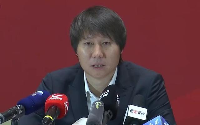 李铁|李铁任人唯亲?3个月都没有踢比赛的球员入选!中超助攻王却落选