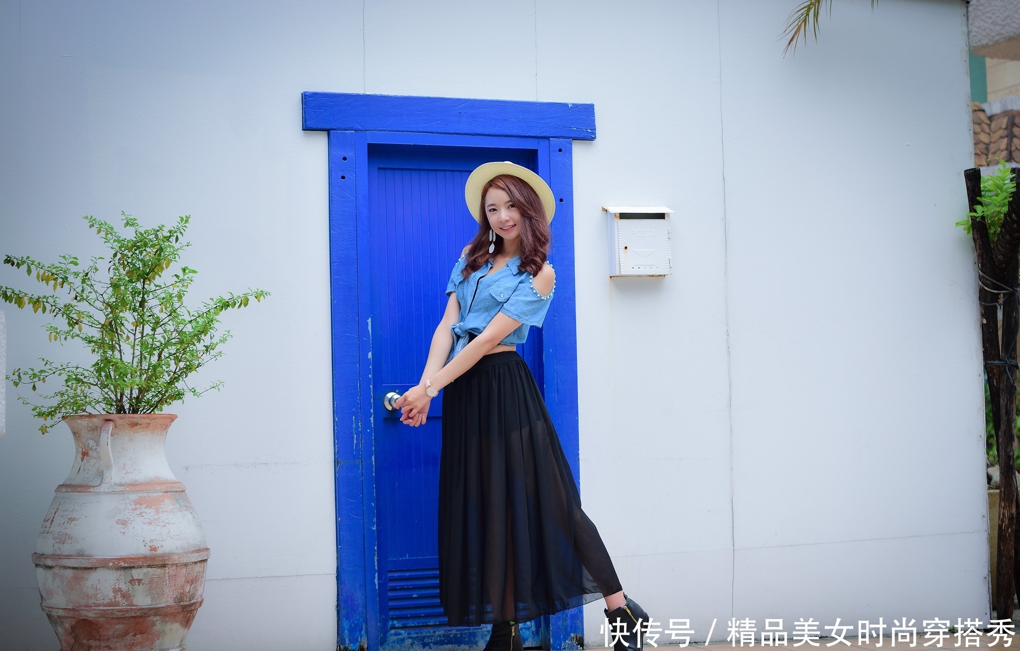 风格|半身裙是女生的心头爱，简单好搭配的同时又有很好的风格