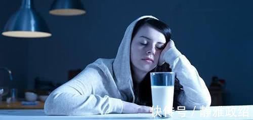 加餐|减肥先“减胃”？教你4个控制食欲的办法，吃饭时都不会多吃了