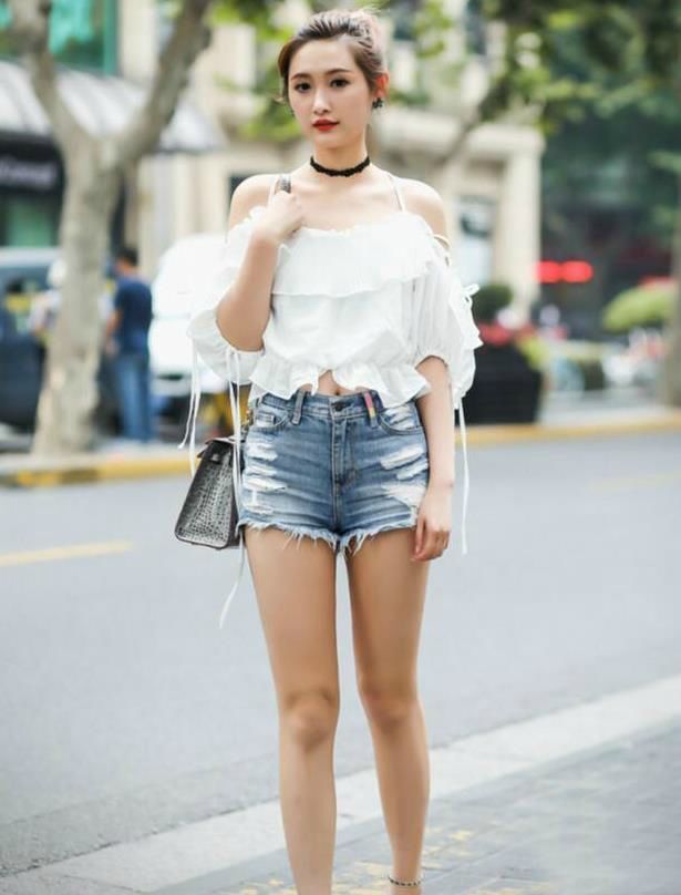 高挑|街拍:高挑有魅力的小姐姐,肌肤胜雪,美目流盼