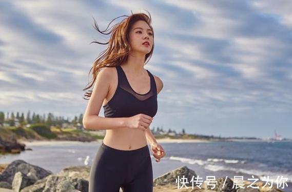 颜值|海南小姐姐海边晨跑照网络走红,颜值高身材好,女人看了都羡慕