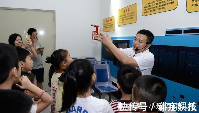 好好学习|带孩子尽量多去三个地方,孩子不想优秀都不行