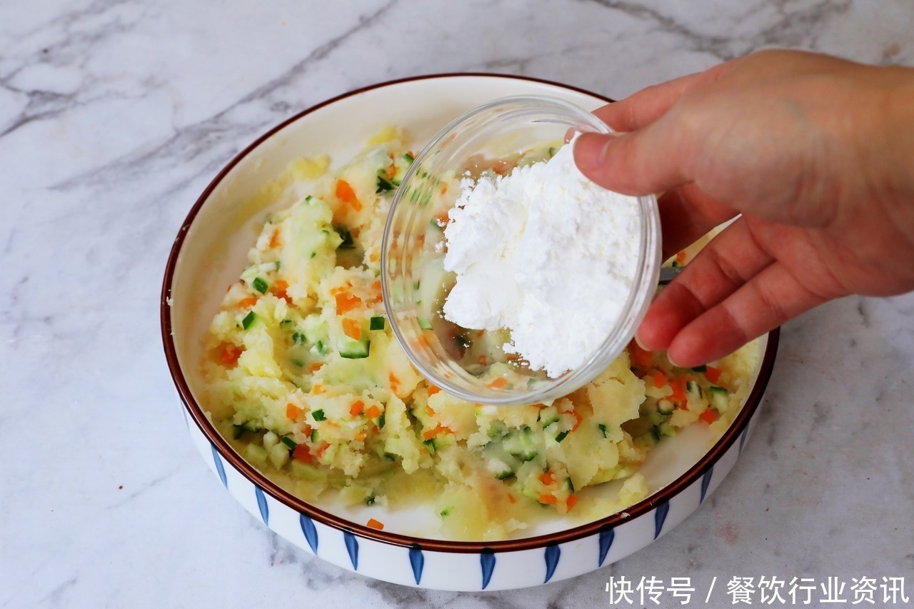 芝士|芝士和土豆结合在一起,奶香四溢营养丰富,一家全爱吃,特解馋!