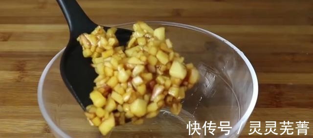 红薯这样做才叫好吃，不用炸不用煮，简单一揉，出锅后全家抢着吃！