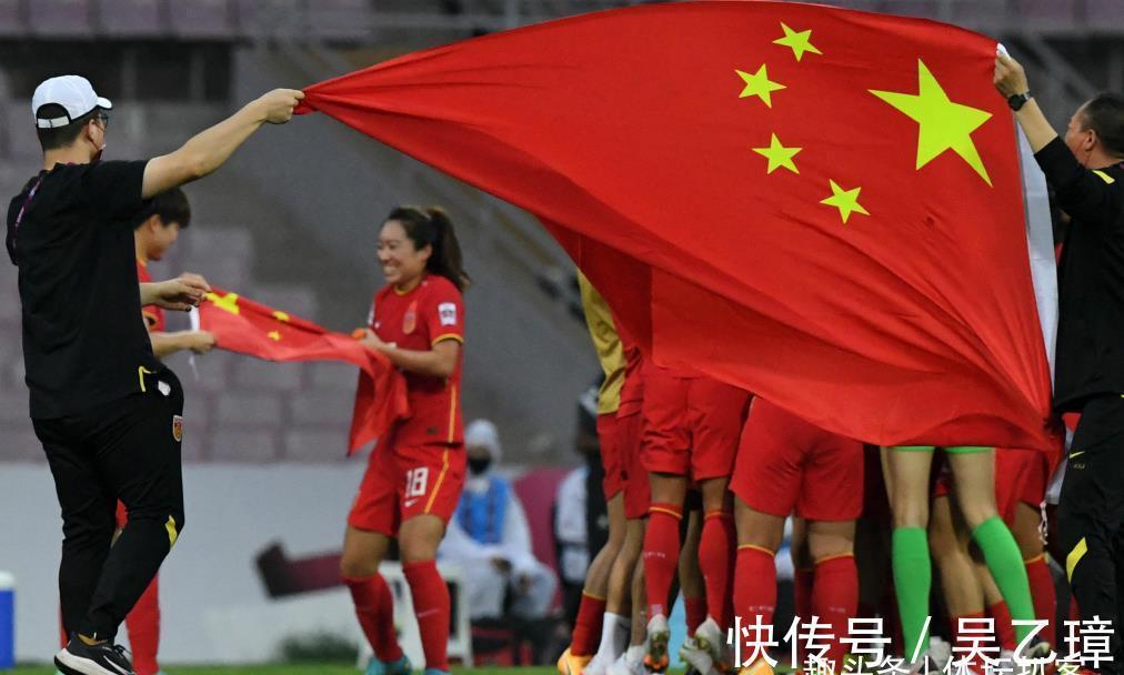 铿锵玫瑰|中国足协发贺电!男足多人祝贺女足奇迹夺冠,人民日报+央视盛赞