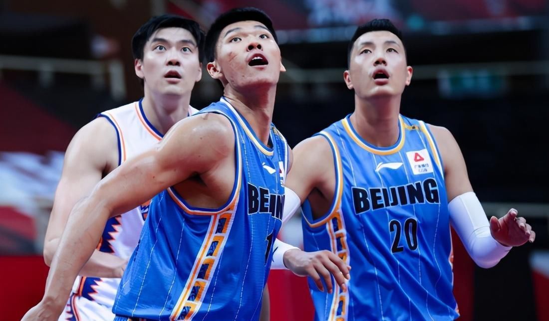 中锋|杜锋再吐槽无防守球员，首钢洋帅目中无人，名嘴怒喷第一中锋