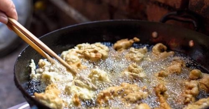 原来炸酥肉这么简单，不用面粉和淀粉，外酥里嫩，放凉也不回软