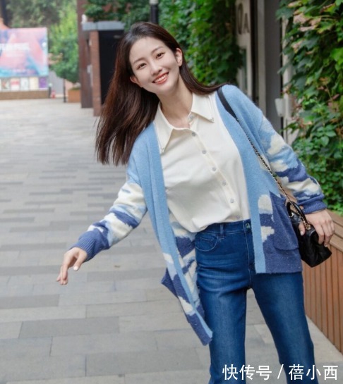 牛仔裤|换季当然要穿“针织衫+牛仔裤”!时髦耐看还百搭,直接照搬也美