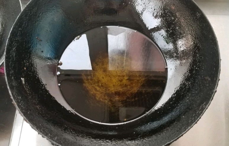 大厨炒菜,出锅前为啥加明油,啥是明油难怪炒啥都香,教你做法