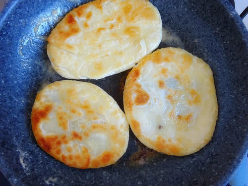 想吃酥饼不用烤,平底锅半小时就搞定,一碰就掉渣,我的最爱!