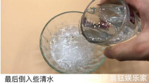 灶台脏那就用3个方式，香蕉皮帮助你解决“麻烦”