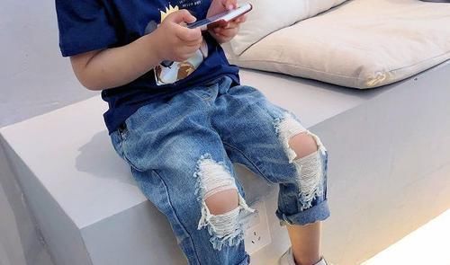 宝宝|宝妈有话说4岁男孩直喊“尿尿疼”,妈妈仔细一看吓了一跳,原因让人无奈