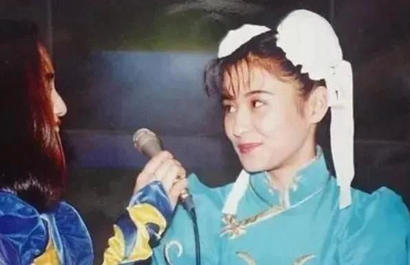 cos|程潇COS春丽胜在大腿够壮，日本原型胜在够美，最经典的却是她