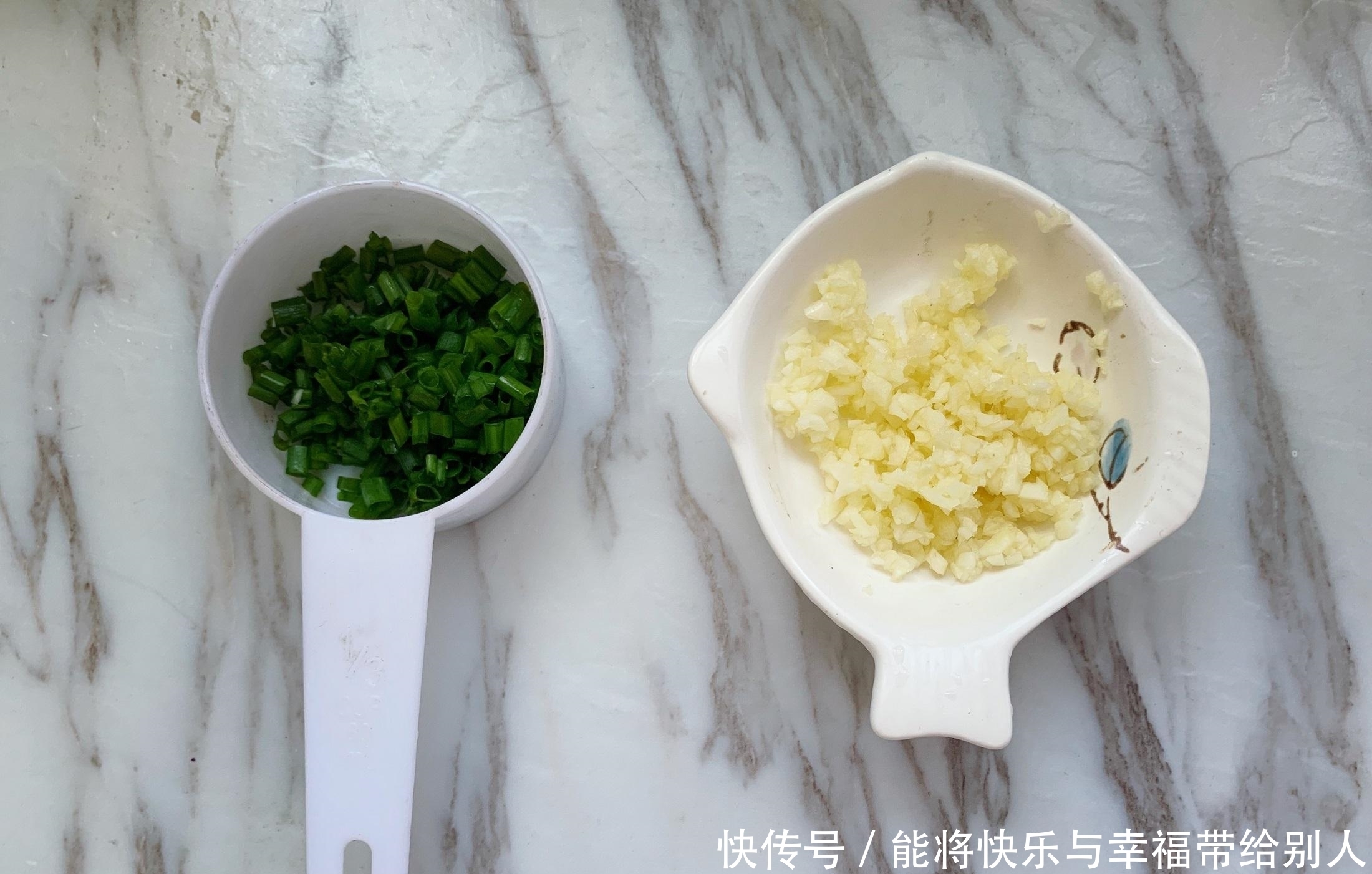 莲藕和肉这么做,不用1滴油,做好之后比藕盒还香,开胃下饭