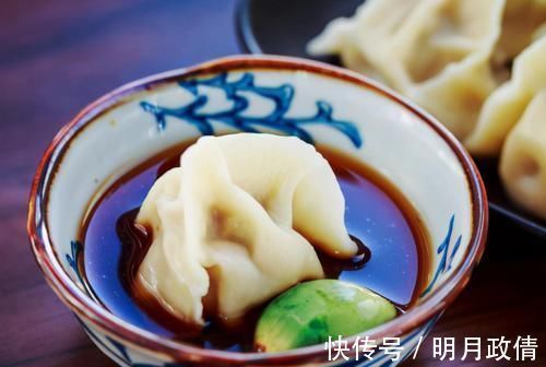 鲜味|拌饺子馅时,有人用生油有人用熟油,做错了,难怪饺子鲜味不足