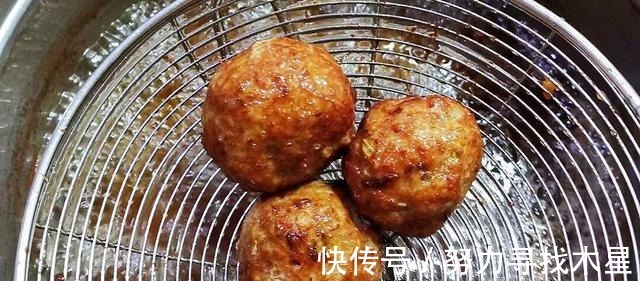 天冷了，教你在家做四喜丸子，不加淀粉，营养解馋，比红烧肉香！