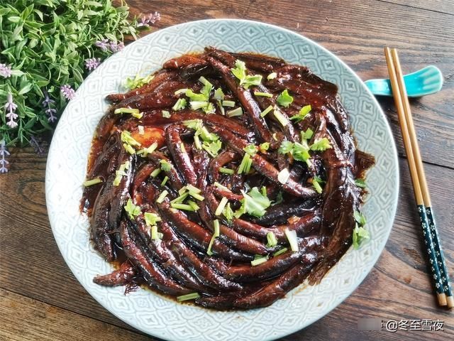 这个鱼被赞为“水中人参”，教你东北做法，不煎不炸，鲜嫩可口