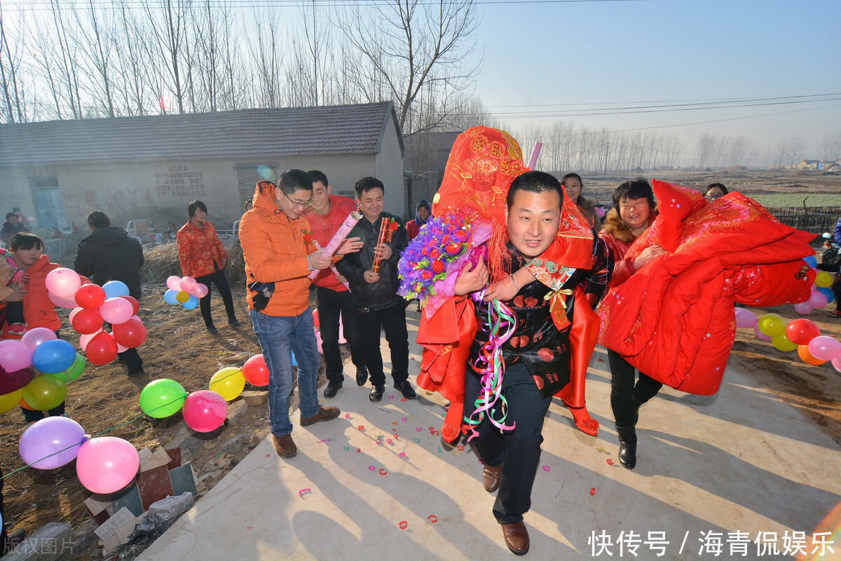 来明|因八万改口费谈崩，婚礼现场新娘被架出宴席，这下真不用改口了