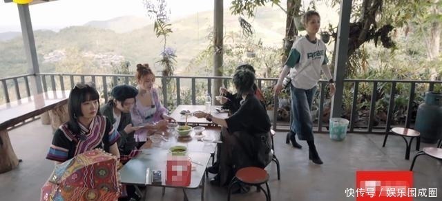 黄龄|宁静与老板娘互怼，张雨绮笑出表情包，万茜淡定看戏