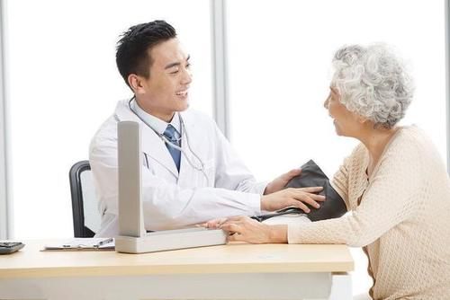 罗布麻茶|血压高的人，吃完降压药后，这4物尽量少碰，或减轻血管负担