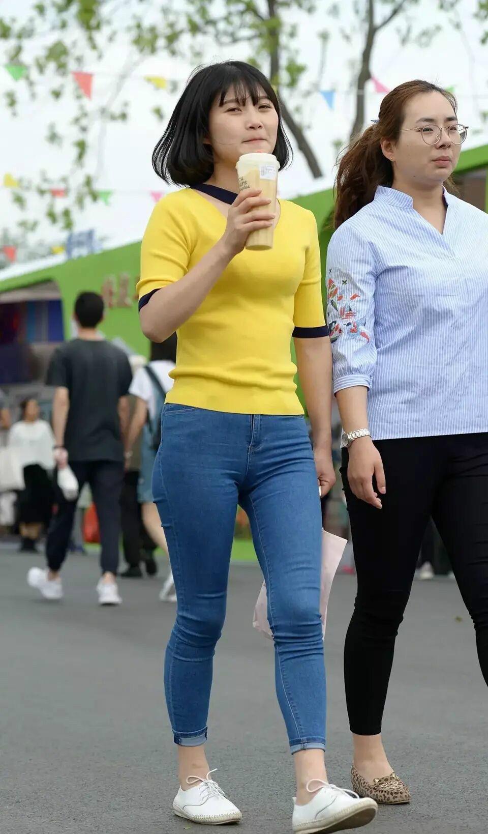 舒适|“失宠”已久的牛仔裤,舒适还修身,小个女生的福音