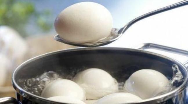 冷水|煮完鸡蛋后，应该尽量不要用冷水泡？答案可能跟你想的不一样！