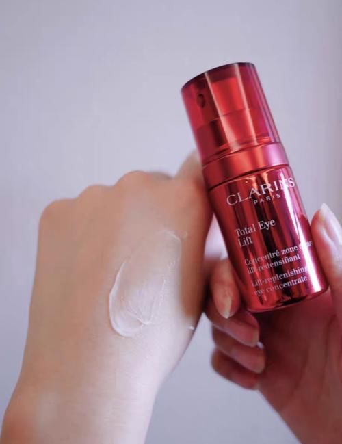 面霜|买错眼霜成智商税？来看看那些值得入手的眼周单品吧~