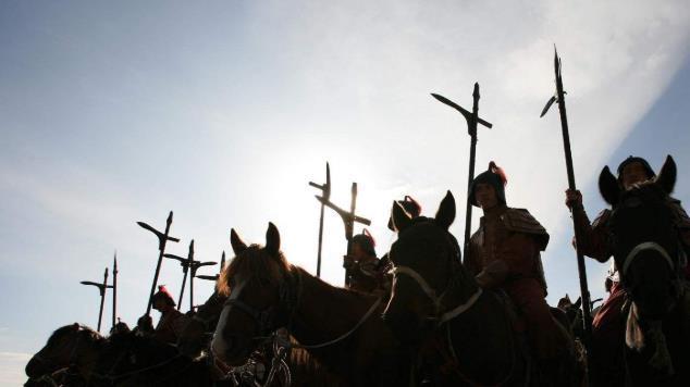 沉迷|齐威王不理朝政沉迷玩乐，淳于髡三谏齐王，最终感动君主！