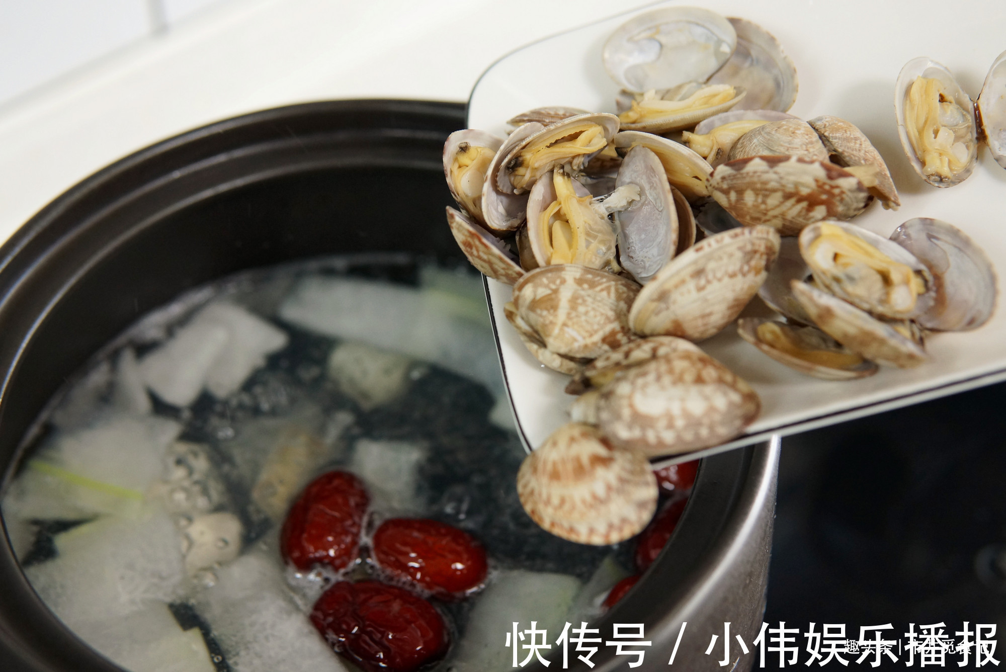 秋天,记得用这2样食材煮汤,滋养“降秋燥”,便宜实惠,味道鲜