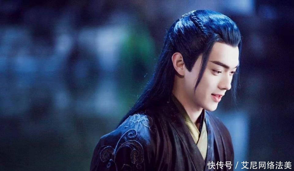 射雕三部曲中,十大好斗角色,排名第一的名字中就有一个“斗”字