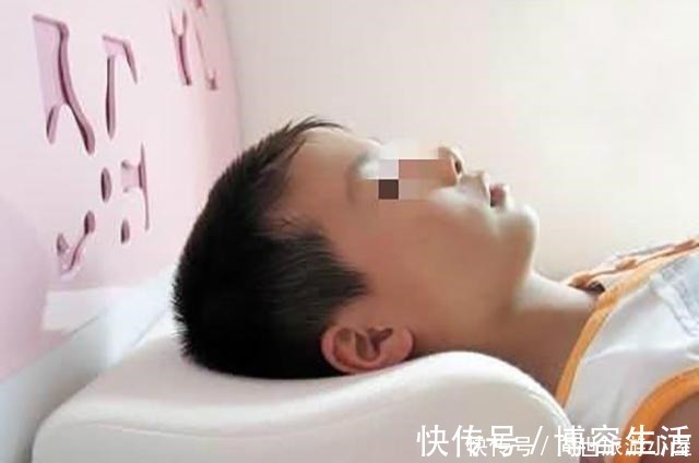 生长发育|为了让孩子睡出饱满后脑勺,从未枕过枕头,医生会损害颈椎发育