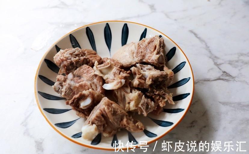 玉米|冬天，多给家人吃这种汤，滋补又保暖，一周吃一回，养胃又健脾