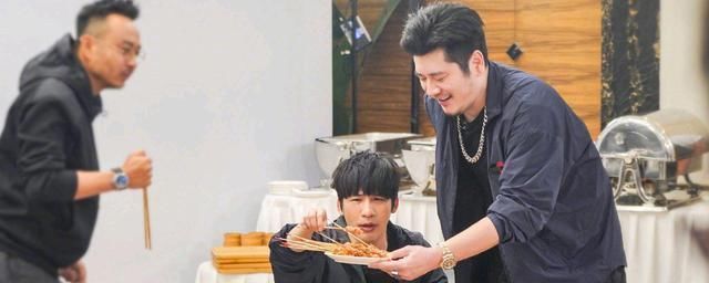 姐姐们|王一博再现“大爷风”,运动达人不是盖的,轻松拿下全场MVP