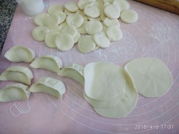 鲜嫩|煮饺子时，万万不可水开就下锅，多加这1步，饺子鲜嫩不破皮