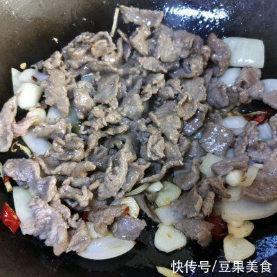 小炒牛肉，一盘能下三碗饭#百变鲜锋料理#