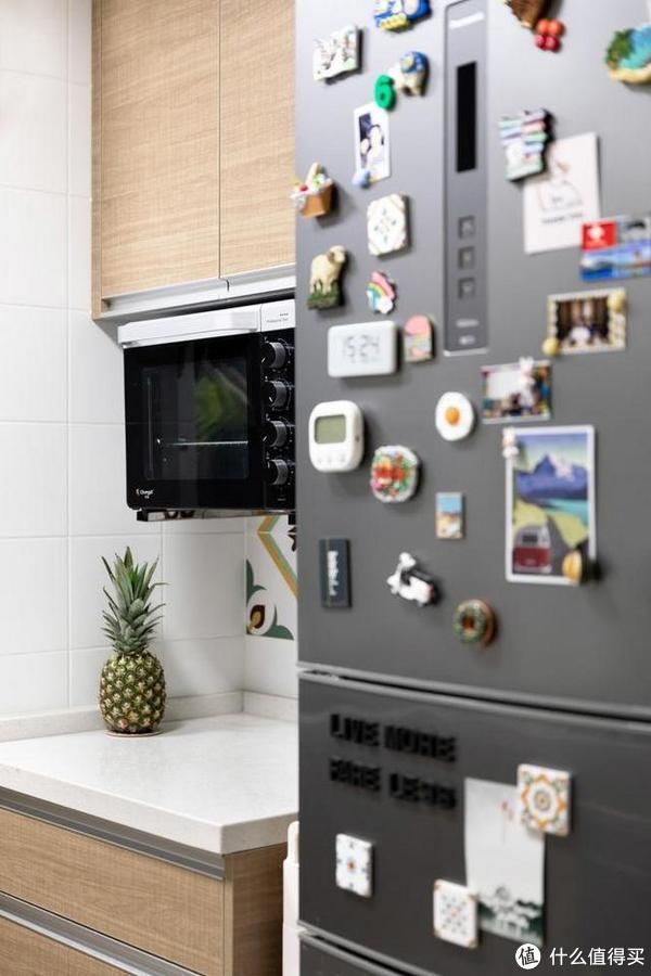 次卧书房|再买房，我一定学他家坚持去电视墙化，卧室书房合二为一，太实用了