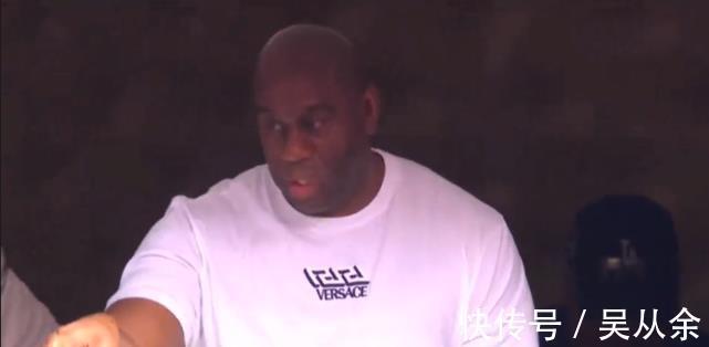 奥尼尔|詹姆斯现身超级碗引欢呼!奥尼尔魔术师亮相,库里再成洛杉矶公敌